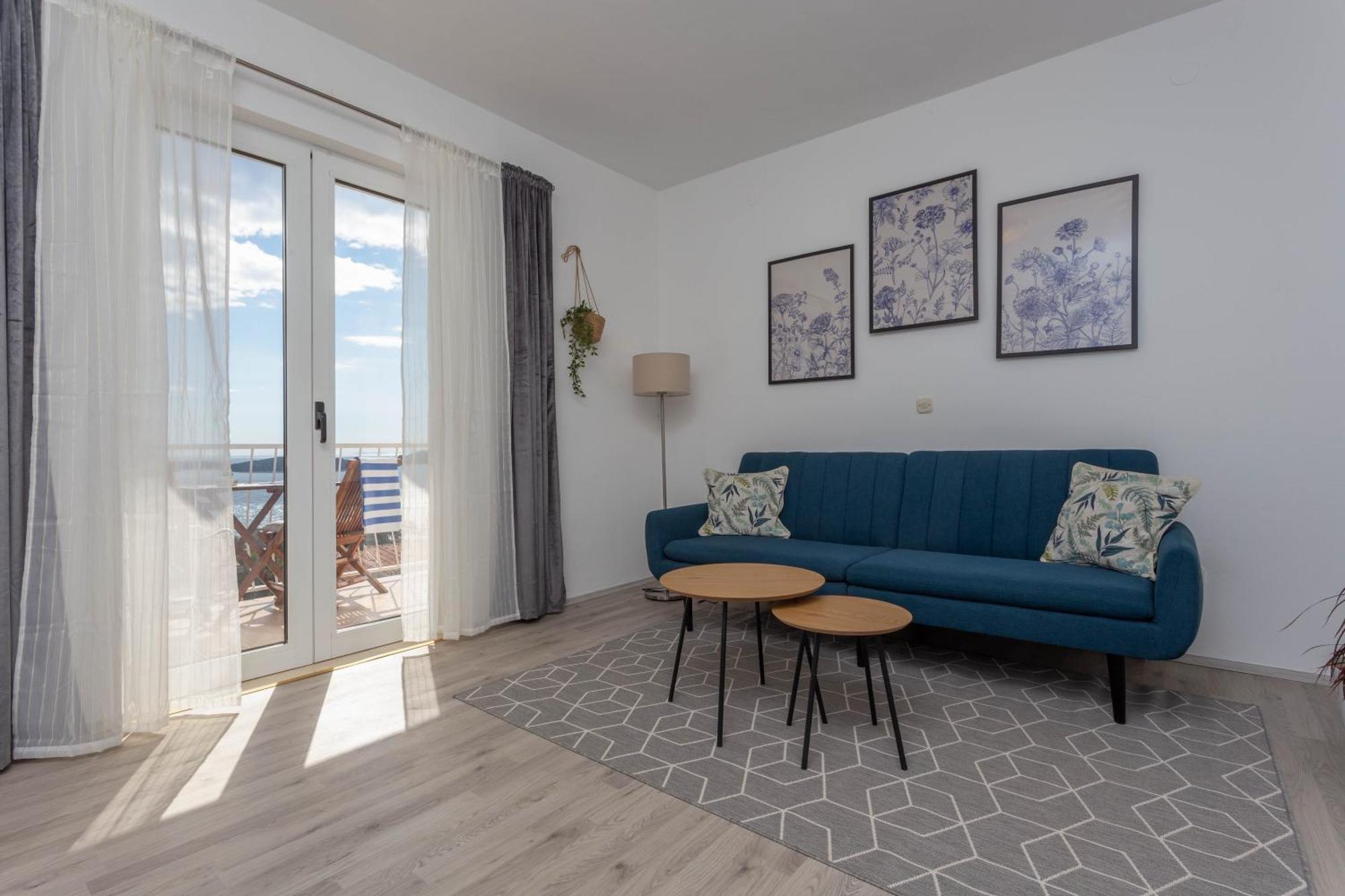 Apartments Anita ฮวาร์ ภายนอก รูปภาพ